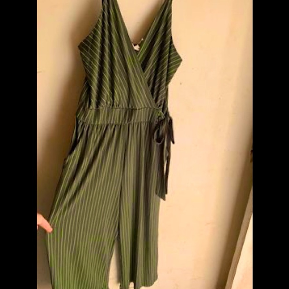 Kaileigh NWT cropped jumpsuit